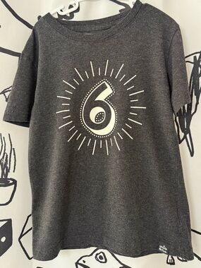 Whistle & Flute Kids Short Sleeve Grey Tee with Number 6 Graphic